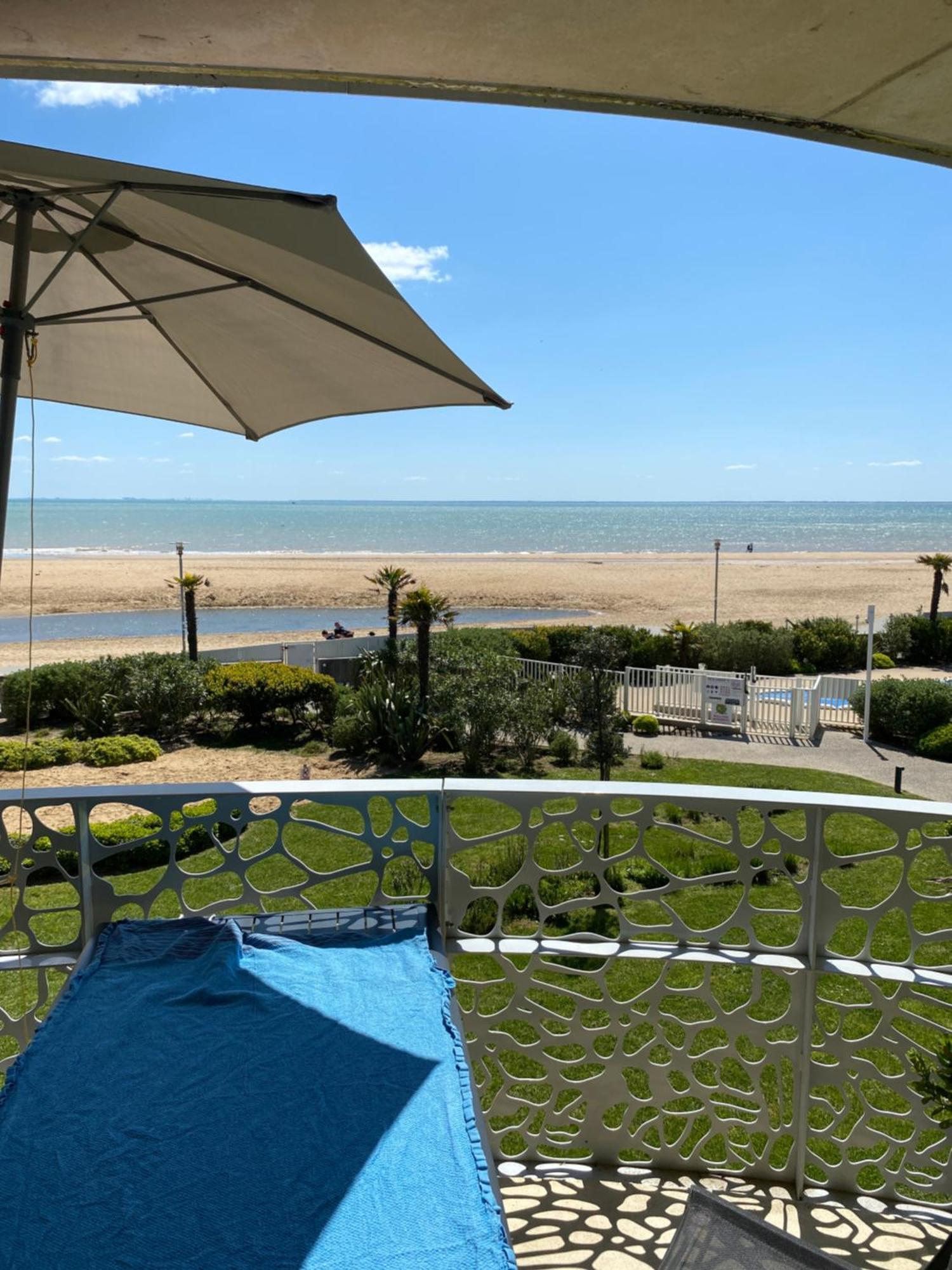 Appartamento Le Rêve, les pieds dans l'eau, face à l'Ile de Ré La Tranche-sur-Mer Esterno foto